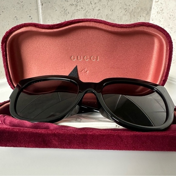 Gucci Black 55mm Square Sunglasses main image 4